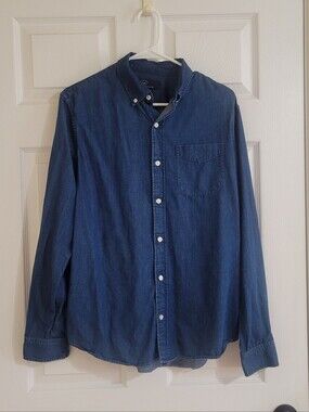 Gap Men's Classic Blue Denim Button Down Shirt